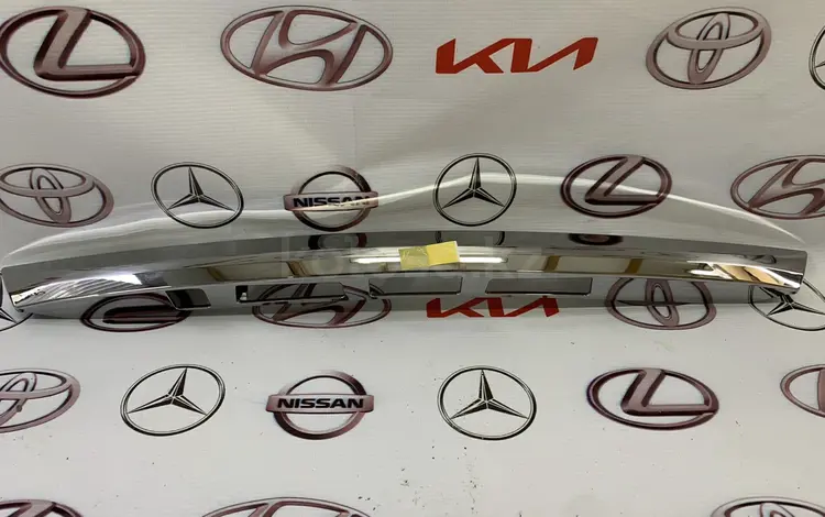Молдинг хромированный крышка багажника avensis за 40 500 тг. в Шымкент