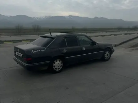 Mercedes-Benz E 230 1991 года за 2 200 000 тг. в Алматы – фото 4