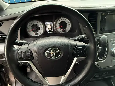 Toyota Sienna 2017 года за 14 000 000 тг. в Уральск – фото 10