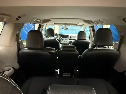 Toyota Sienna 2017 года за 14 000 000 тг. в Уральск – фото 18