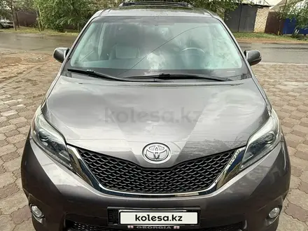 Toyota Sienna 2017 года за 14 000 000 тг. в Уральск – фото 6
