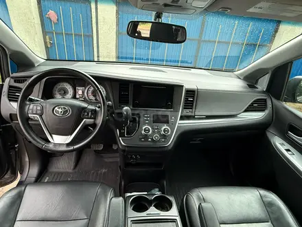 Toyota Sienna 2017 года за 14 000 000 тг. в Уральск – фото 9