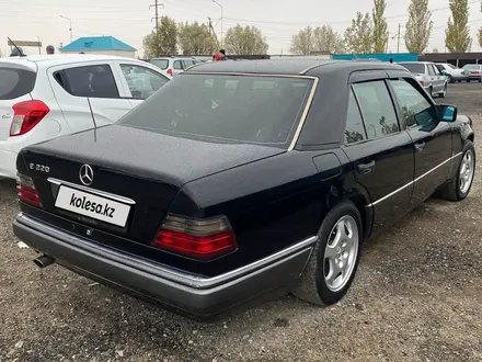 Mercedes-Benz E 220 1994 года за 2 750 000 тг. в Кызылорда – фото 6