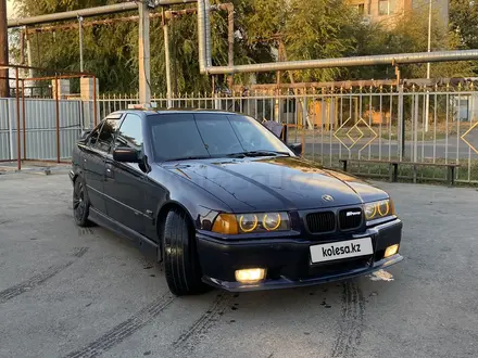 BMW 325 1993 года за 1 900 000 тг. в Алматы – фото 2