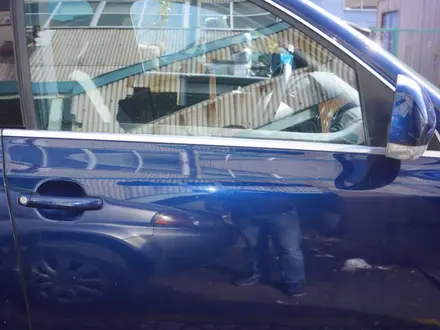 Дверь передняя правая Volkswagen Touareg за 50 000 тг. в Усть-Каменогорск