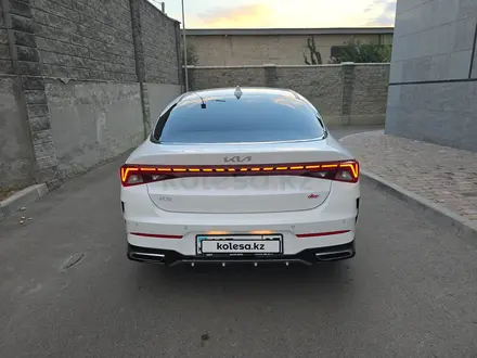 Kia K5 2023 года за 10 600 000 тг. в Алматы – фото 10
