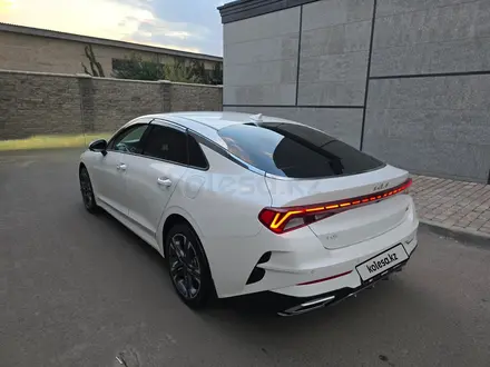 Kia K5 2023 года за 10 600 000 тг. в Алматы – фото 12