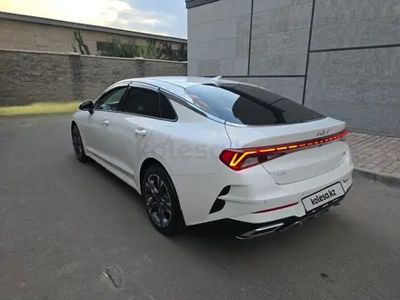 Kia K5 2023 года за 10 600 000 тг. в Алматы – фото 16