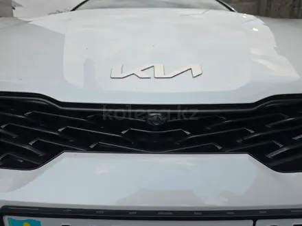 Kia K5 2023 года за 10 600 000 тг. в Алматы – фото 17