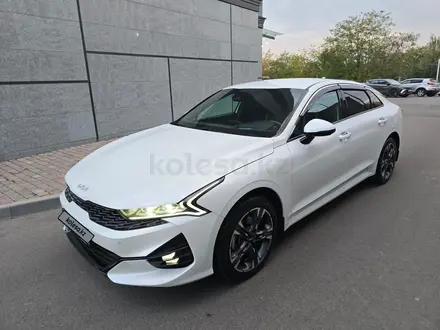 Kia K5 2023 года за 10 600 000 тг. в Алматы
