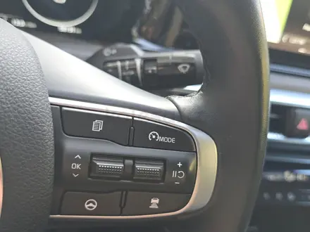 Kia K5 2023 года за 10 600 000 тг. в Алматы – фото 33