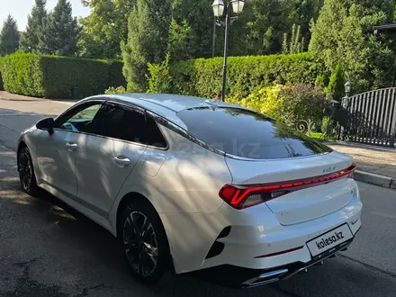 Kia K5 2023 года за 10 600 000 тг. в Алматы – фото 45