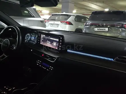Kia K5 2023 года за 10 600 000 тг. в Алматы – фото 49