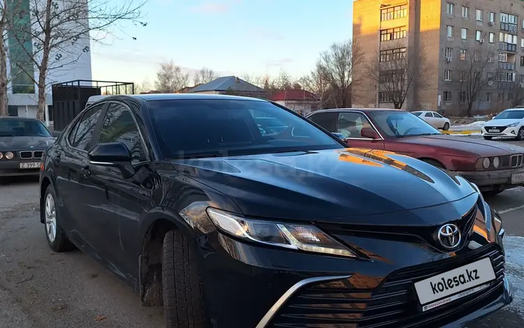 Toyota Camry 2021 года за 14 500 000 тг. в Астана