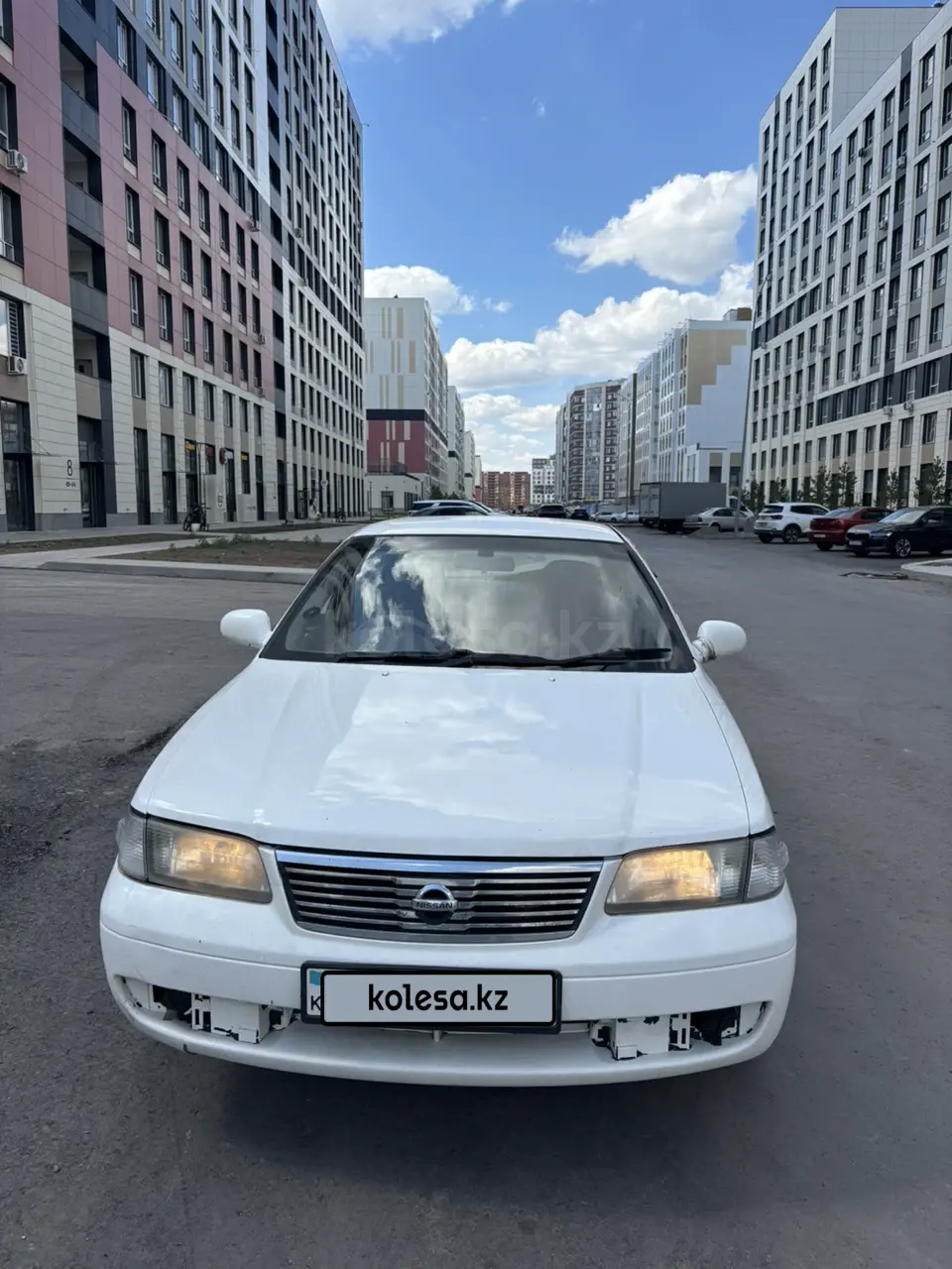 Nissan Sunny, 1999