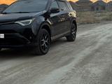 Toyota RAV4 2018 года за 12 900 000 тг. в Алматы – фото 3