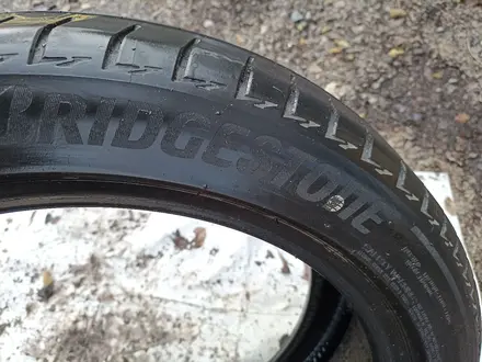 245/45/19 Bridgestone за 17 000 тг. в Алматы – фото 3