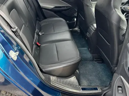 Chevrolet Onix 2023 года за 5 600 000 тг. в Алматы – фото 19