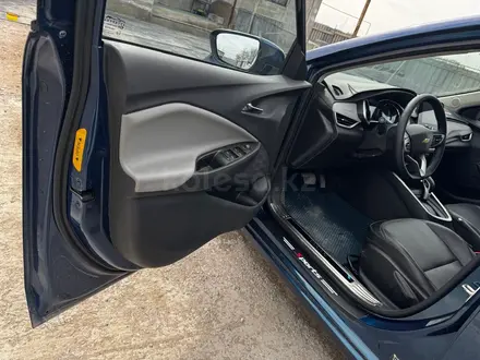 Chevrolet Onix 2023 года за 5 600 000 тг. в Алматы – фото 21