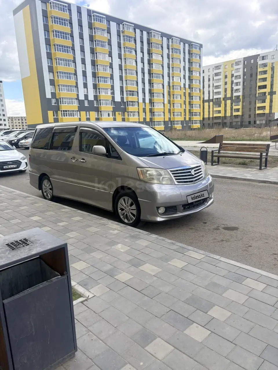 Toyota Alphard, 2005