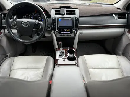 Toyota Camry 2013 года за 9 700 000 тг. в Актобе – фото 5