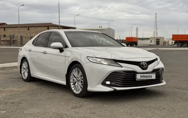 Toyota Camry 2019 года за 14 300 000 тг. в Уральск
