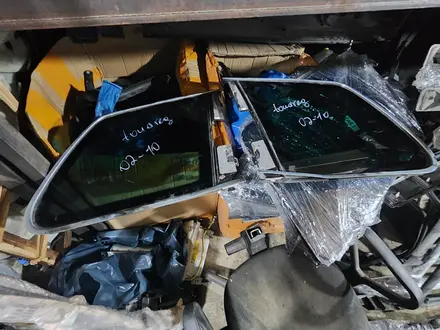 Стекло кузова глухое собачник на VW Touareg 02-10 Ford Explorer за 25 000 тг. в Алматы