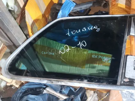 Стекло кузова глухое собачник на VW Touareg 02-10 Ford Explorer за 25 000 тг. в Алматы – фото 3