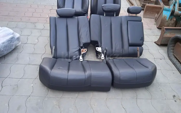 Сиденье комплект кожаные за 170 000 тг. в Алматы