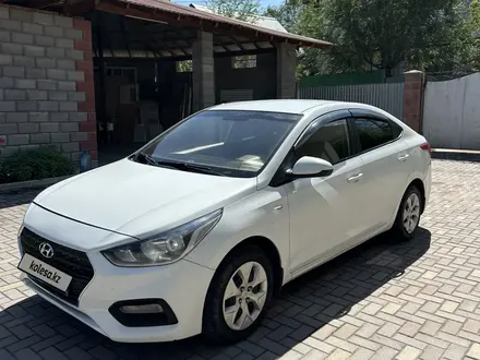 Hyundai Accent 2018 года за 4 400 000 тг. в Алматы – фото 2