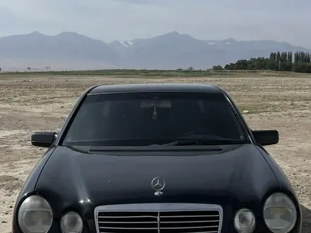 Mercedes-Benz E 320 1998 года за 3 600 000 тг. в Тараз – фото 4