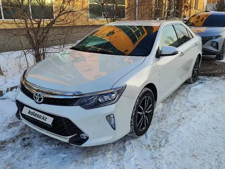 Toyota Camry 2018 года за 13 000 000 тг. в Уральск – фото 3