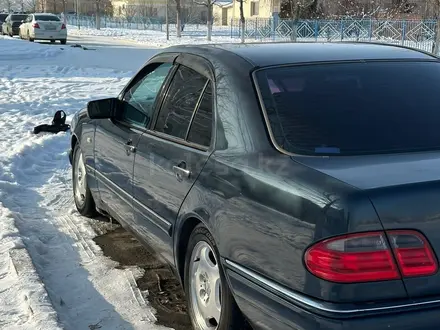 Mercedes-Benz E 430 1998 года за 3 950 000 тг. в Тараз – фото 21