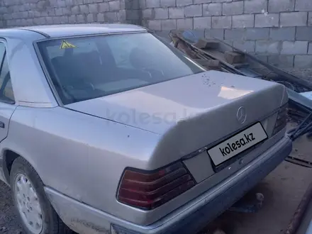 Mercedes-Benz E 230 1992 года за 750 000 тг. в Шиели – фото 2