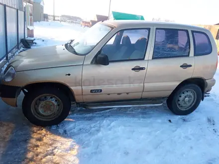 Chevrolet Niva 2005 года за 1 490 000 тг. в Уральск – фото 2