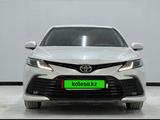 Toyota Camry 2021 года за 15 300 000 тг. в Актау – фото 2