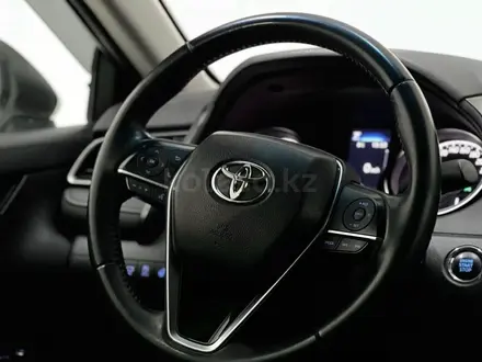 Toyota Camry 2021 года за 15 300 000 тг. в Актау – фото 5