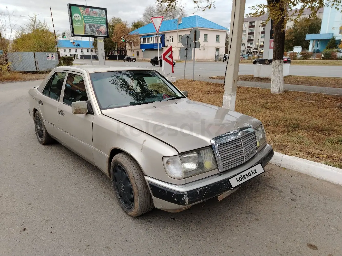 Mercedes-Benz E-Class, 1990