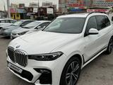 BMW X7 2020 года за 42 000 000 тг. в Алматы – фото 2