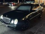Mercedes-Benz E 320 1998 года за 2 600 000 тг. в Караганда