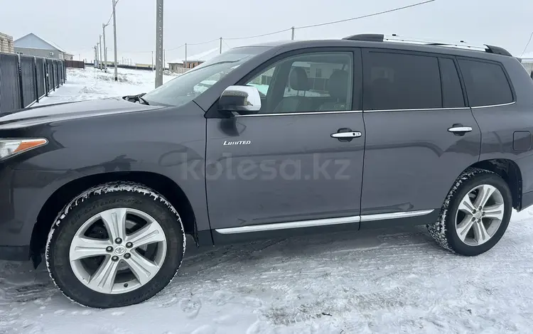 Toyota Highlander 2012 года за 9 600 000 тг. в Атырау