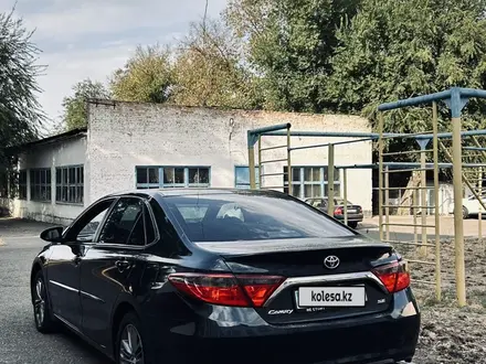 Toyota Camry 2017 года за 9 450 000 тг. в Тараз – фото 2