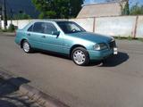 Mercedes-Benz C 200 1994 годаүшін2 100 000 тг. в Караганда