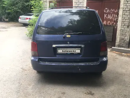 Kia Carnival 2002 года за 1 000 000 тг. в Шымкент – фото 3