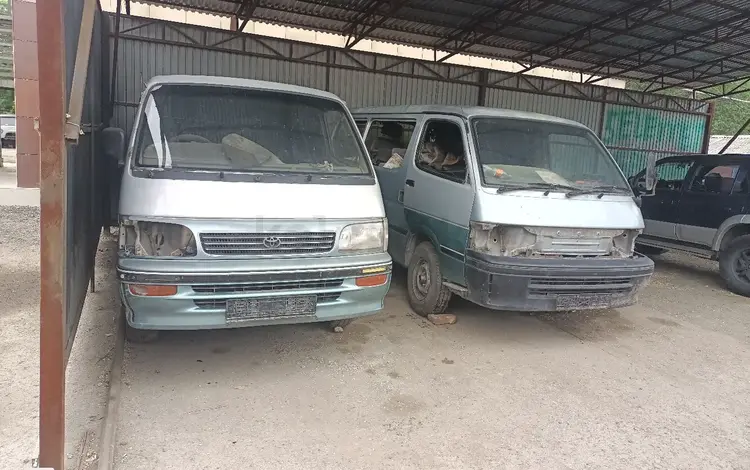 Бампер передний задний Тойота хайс 106 за 20 000 тг. в Алматы