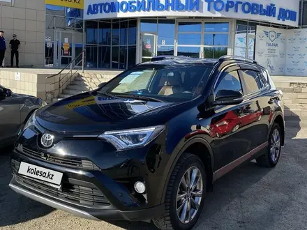 Toyota RAV4 2019 года за 13 600 000 тг. в Уральск – фото 2