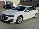Chevrolet Malibu 2022 года за 10 500 000 тг. в Костанай – фото 2