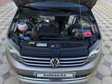 Volkswagen Polo 2016 года за 5 300 000 тг. в Атырау – фото 2
