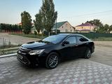 Toyota Camry 2015 годаfor11 500 000 тг. в Актобе – фото 4