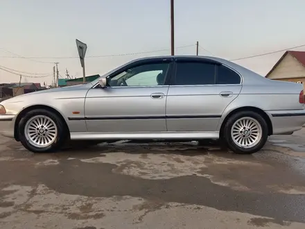 BMW 528 1998 года за 3 400 000 тг. в Алматы – фото 9